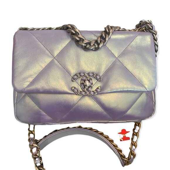 ❤️SOLD❤️CHANEL 19 (2022 S/S P) Flap Handbag in Light Blue & Purple Iridescent - Picture 1 of 15